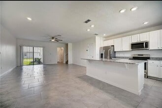 9133 Mellow Coral St in Oakland, FL - Building Photo - Building Photo