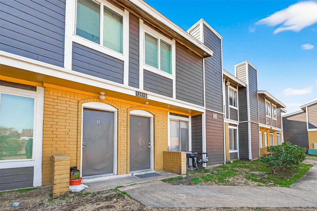 12519 Ashford Meadow Dr in Houston, TX - Building Photo