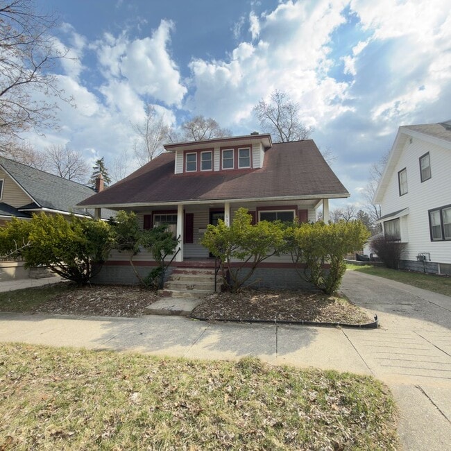 property at 630 Delaware St SE