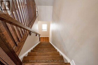 362 Plains Rd E in Burlington, ON - Building Photo - Building Photo