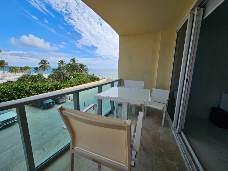 2501 S Ocean Dr in Hollywood, FL - Building Photo