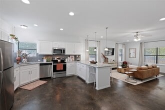 6723 Pinon Canyon in San Antonio, TX - Building Photo - Building Photo