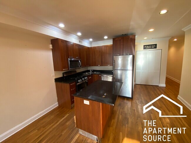 6949 N Oakley Ave, Unit 3 in Chicago, IL - Foto de edificio - Building Photo