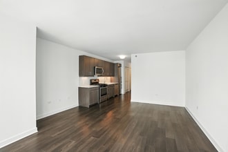 7 N State St in Chicago, IL - Foto de edificio - Building Photo