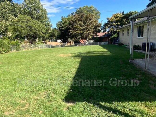 2249 Wendy Way Dr in Belleville, IL - Building Photo - Building Photo