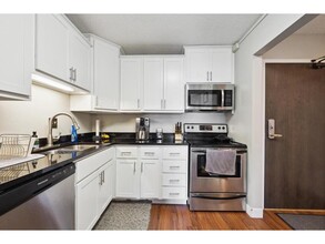 78 10th St E in St. Paul, MN - Building Photo - Building Photo