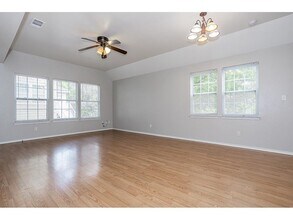 2115 E 18th St in Austin, TX - Building Photo - Building Photo