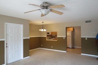 1322 S Pine Ridge Cir, Unit B2 in Sanford, FL - Foto de edificio - Building Photo