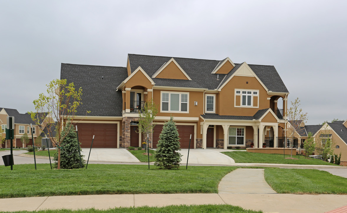 Mansions at Canyon Creek Phase 2 in Lenexa, KS - Building Photo