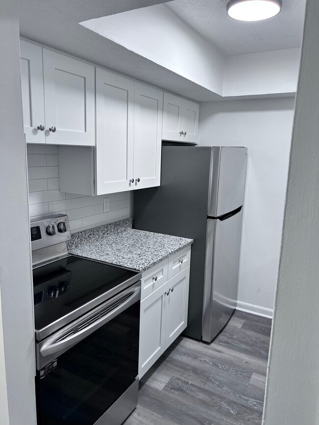 1724 Wesley Way NW, Unit Unit B in Conyers, GA - Building Photo - Building Photo
