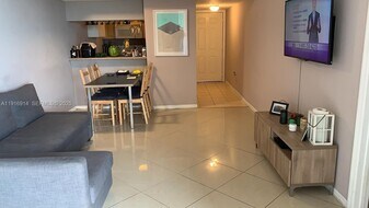 102 SW 6th Ave in Miami, FL - Building Photo