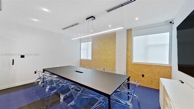 250 NW 23rd St in Miami, FL - Building Photo - Building Photo