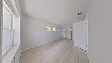 2206 Avenue N in Fort Pierce, FL - Building Photo - Building Photo