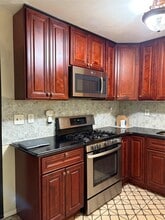 87-33 Commonwealth Blvd in Queens, NY - Building Photo - Building Photo