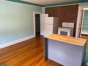 313 Hoover Ave in Bloomfield, NJ - Building Photo - Building Photo