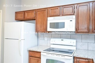 8317 Sands Point Dr-Unit -Unit 197 in Houston, TX - Building Photo - Building Photo