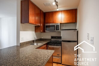 628 W Wrightwood Ave, Unit 305 in Chicago, IL - Building Photo - Building Photo