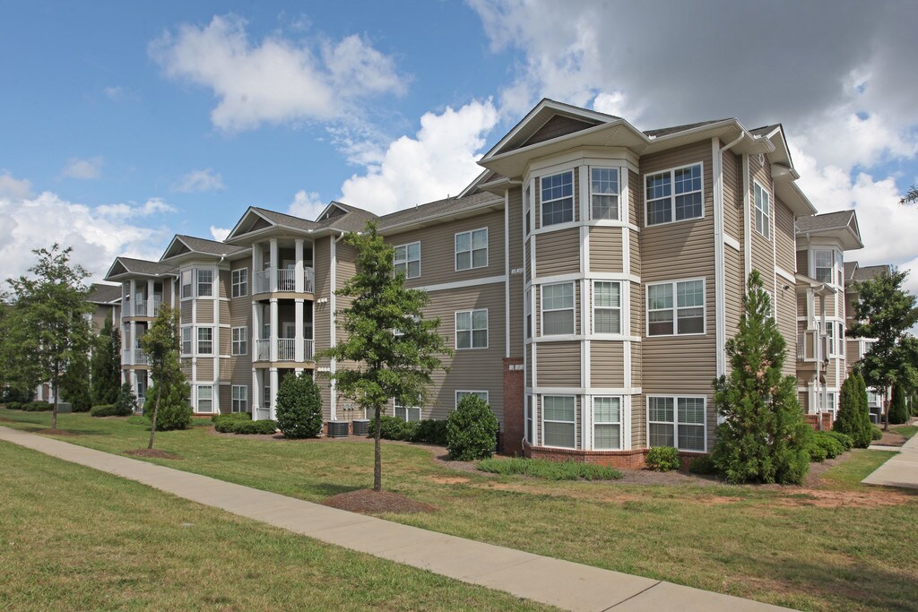 The Grand on Julian Salisbury, NC Apartments
