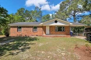 1904 Shiloh Dr in Fayetteville, NC - Building Photo