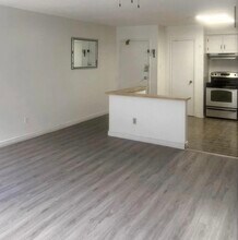 4140 Dundas St W in Toronto, ON - Building Photo - Building Photo