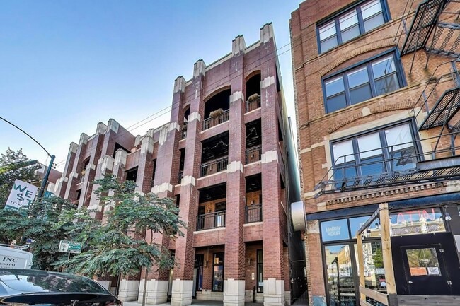 property at 1419 W Chicago Ave