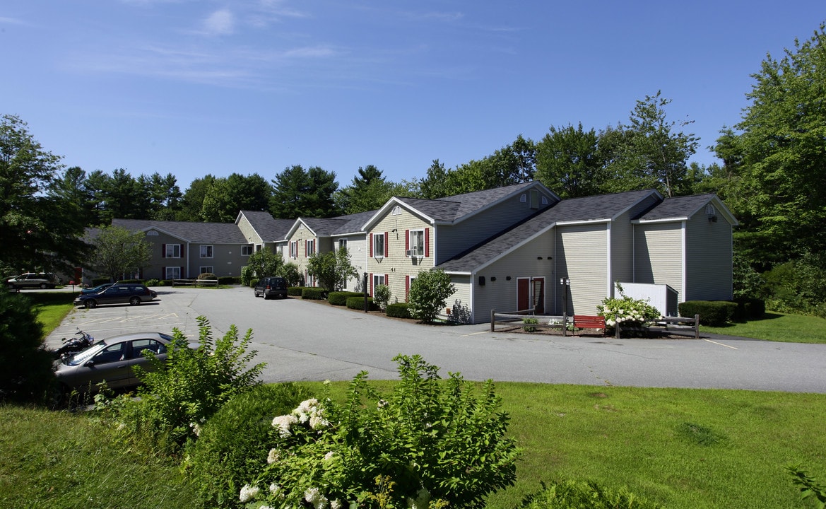 Oak Ridge Apartments in Bath, ME - Foto de edificio