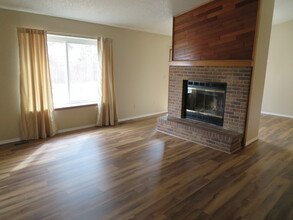 6135 Amber Way in Colorado Springs, CO - Building Photo - Building Photo