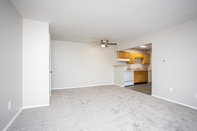 Miami Valley Apartments of West Carrollton in Dayton, OH - Building Photo - Interior Photo