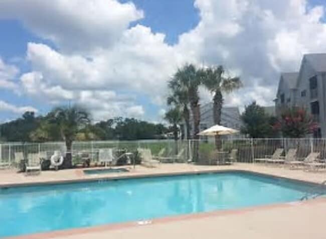 1225 Bermuda Lakes Ln