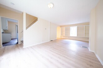 1969 Hyacinth Ave E in St. Paul, MN - Building Photo - Building Photo