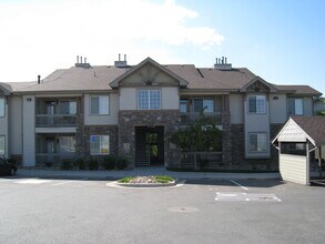 10311 W Girton Dr in Lakewood, CO - Building Photo - Building Photo