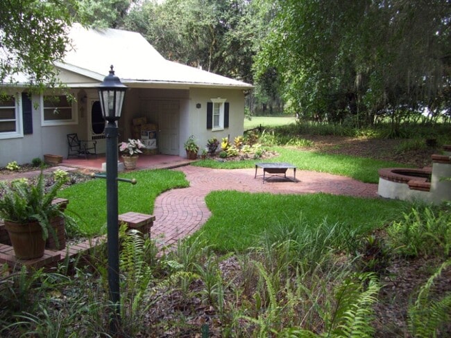 property at 2053 Carolina Ave