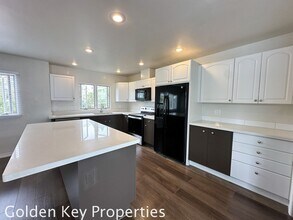 2246 Cambridge Ave in Encinitas, CA - Building Photo - Building Photo