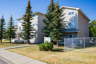 On The Park Condominiums in Calgary, AB - Building Photo - Building Photo