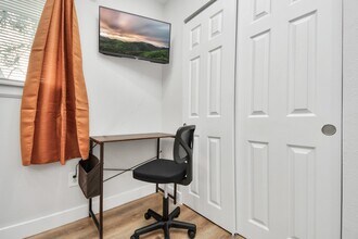 5115 Clay St in Houston, TX - Building Photo - Building Photo