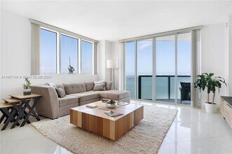 665 NE 25th St, Unit 2505 in Miami, FL - Foto de edificio - Building Photo
