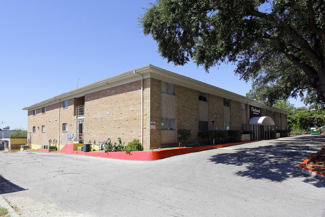 The Fleetwood Apartments in San Antonio, TX - Building Photo