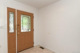 16 Inwood Rd in Port Washington, NY - Building Photo - Building Photo