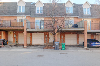 4991 Rathkeale Rd in Mississauga, ON - Building Photo - Building Photo