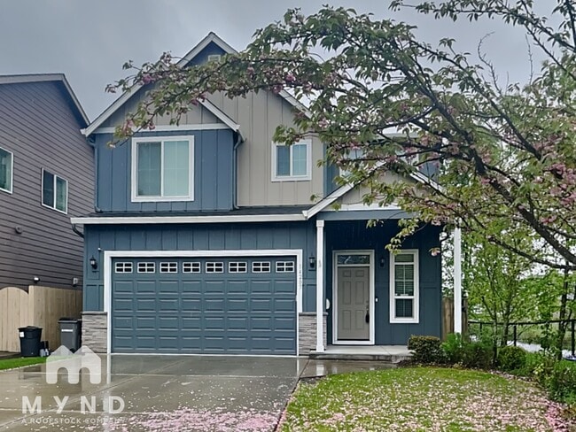 property at 14207 NE 104th Cir
