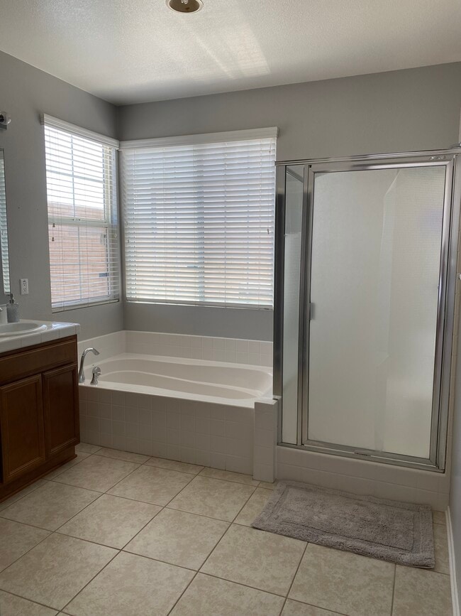 1258 Wellington Dr in Palmdale, CA - Building Photo - Building Photo