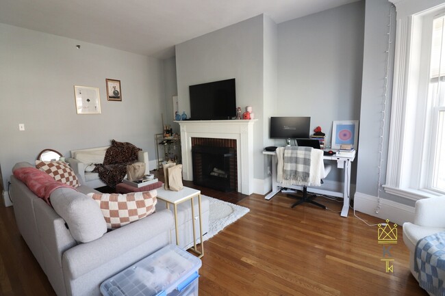 1569 Beacon St in Brookline, MA - Building Photo - Building Photo