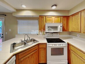 7585 Estes St in Arvada, CO - Building Photo - Building Photo