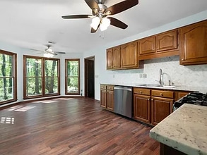 1061 Retner Dr SW in Mableton, GA - Building Photo - Building Photo
