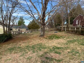 1028 St Charles Ave in Charlottesville, VA - Building Photo - Building Photo