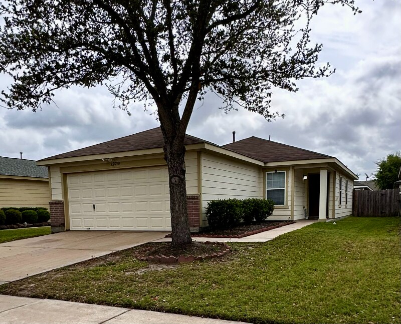 12050 Bach Orchard Tr in Houston, TX - Building Photo