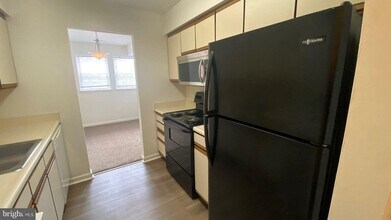 8601 Falls Run Rd-Unit -I in Ellicott City, MD - Building Photo - Building Photo