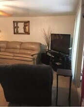 487 Center Grange Rd in Monaca, PA - Building Photo - Building Photo