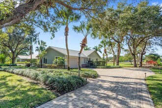 8631 Steeplechase Dr in Palm Beach Gardens, FL - Building Photo - Building Photo