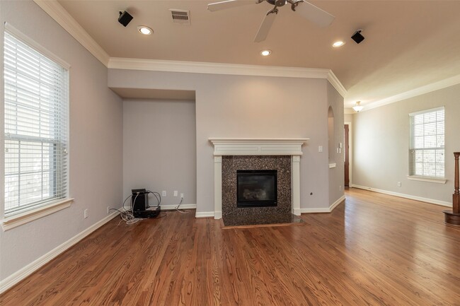 10126 Holly Chase Dr